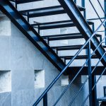 Escada metálica industrial: descubra por que as soluções da Estruturas Almeida são as melhores para o seu projeto